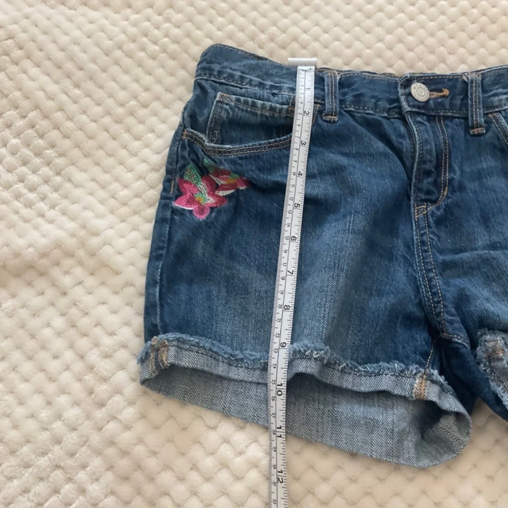 Girl’s Old Navy Jean Shorts with Embroidered‎ Flowers - Size 14